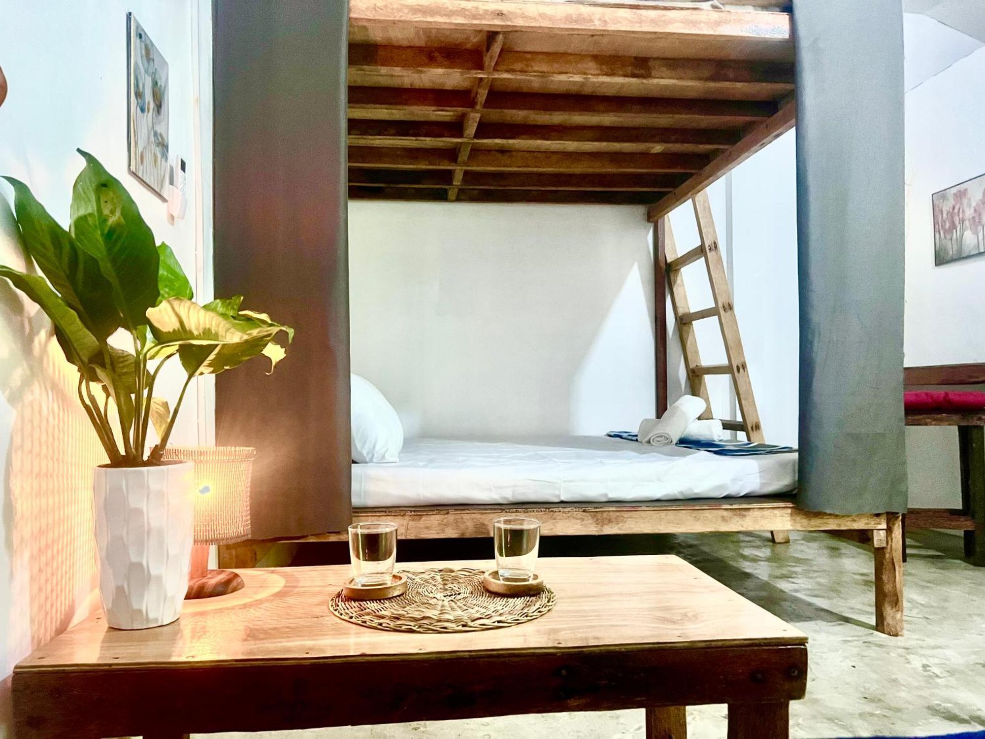 Wave Retreat Hostel General Luna  Luaran gambar