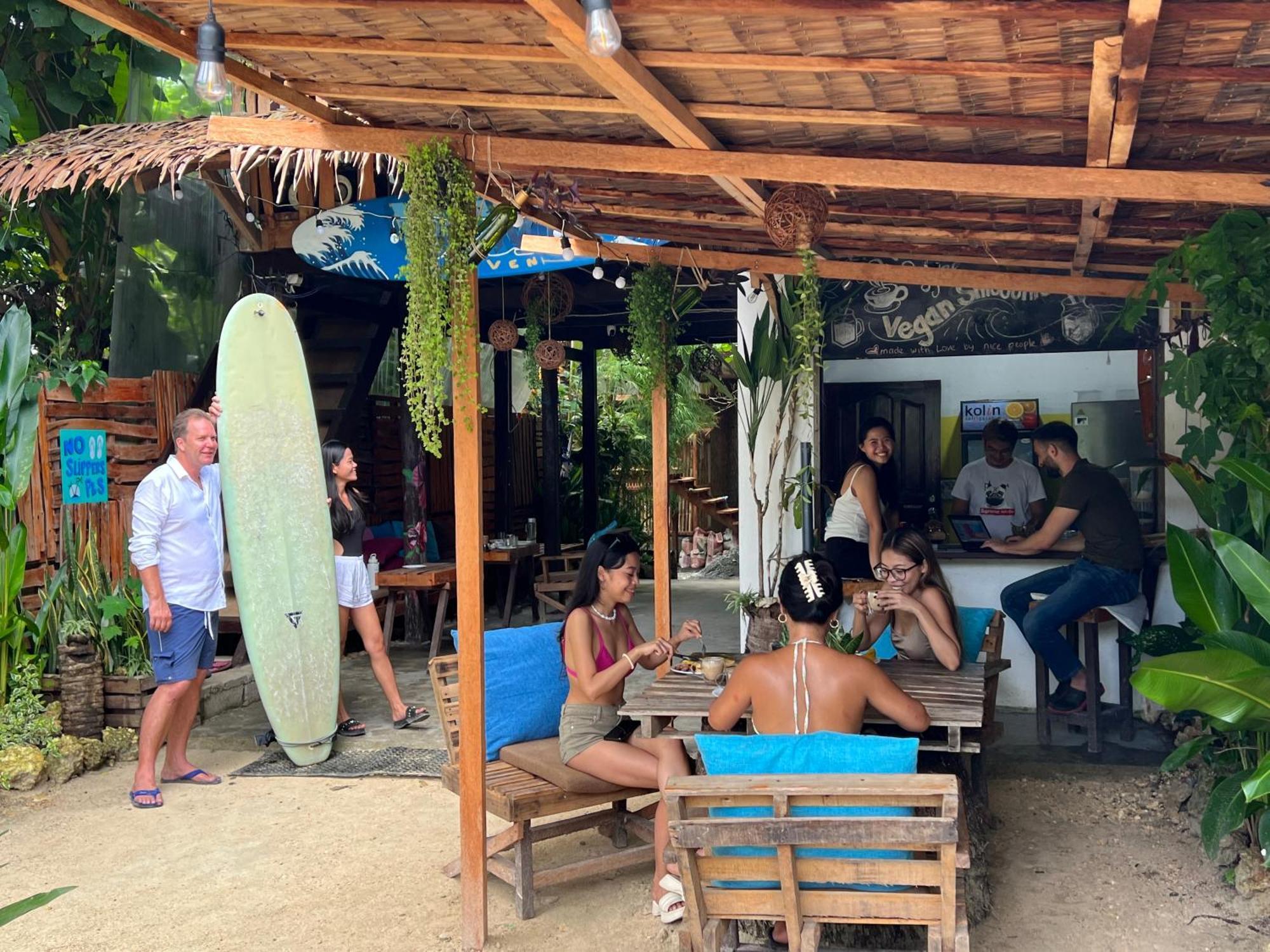 Wave Retreat Hostel General Luna  Luaran gambar
