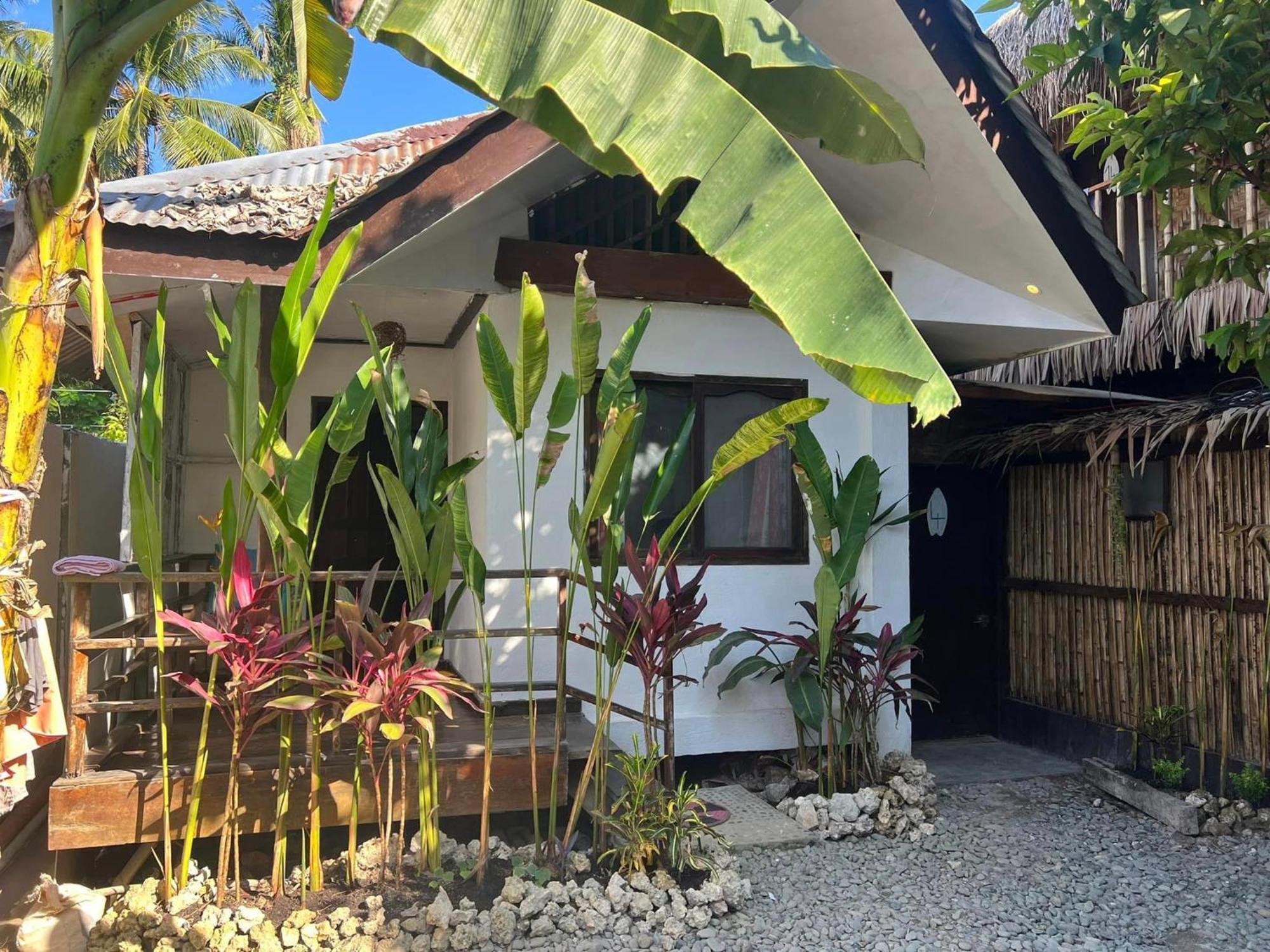 Wave Retreat Hostel General Luna  Luaran gambar