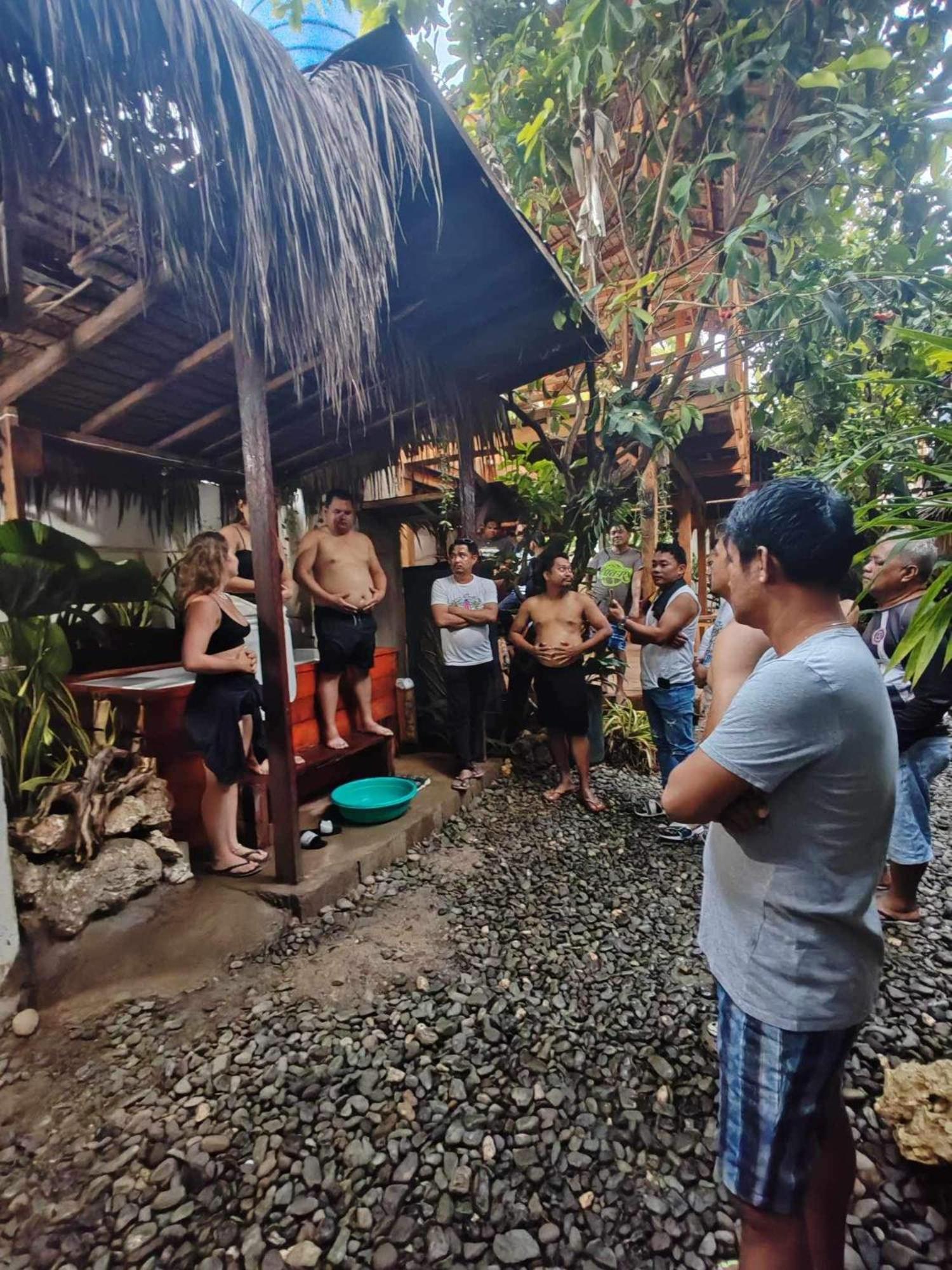 Wave Retreat Hostel General Luna  Luaran gambar