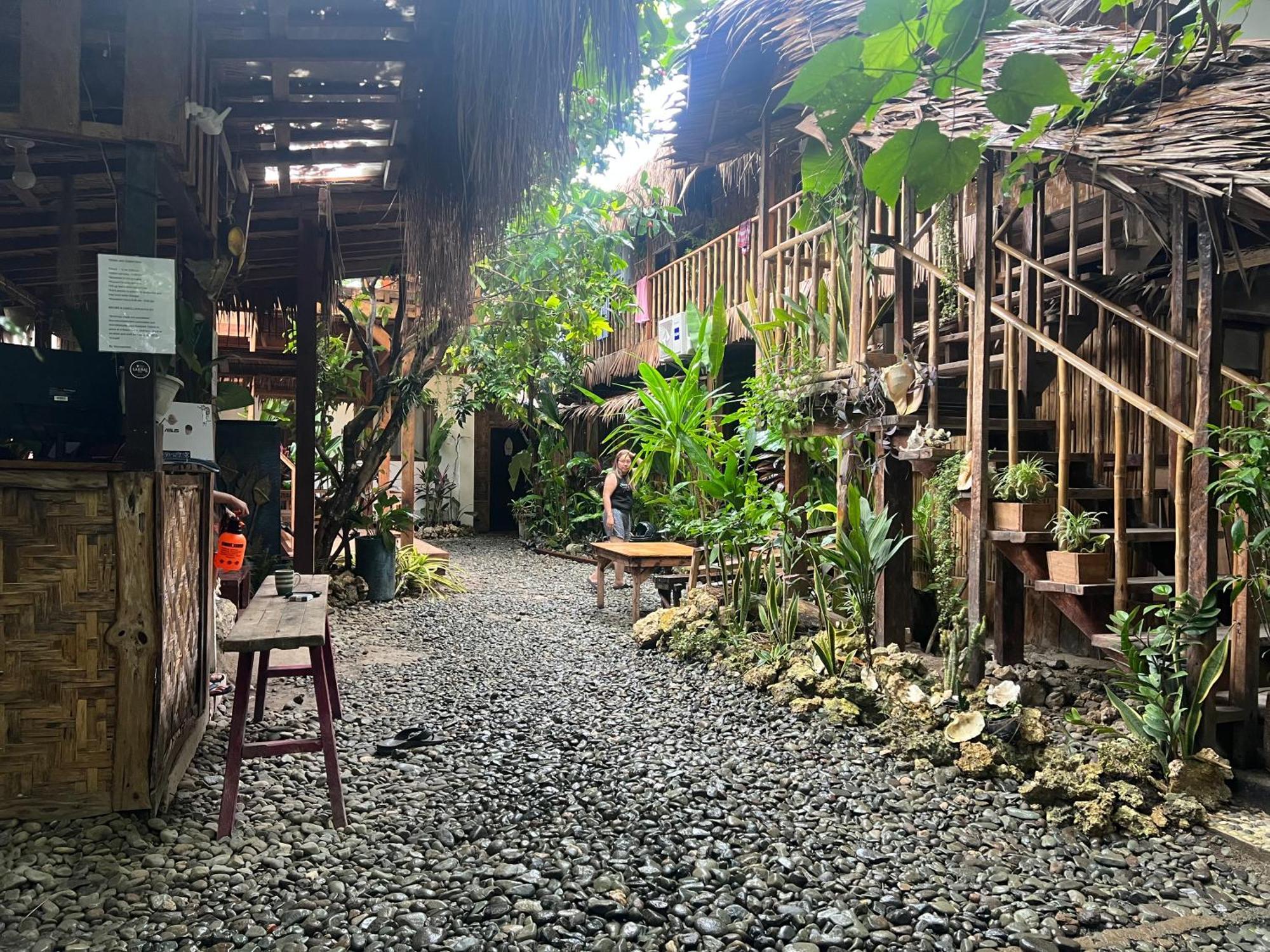 Wave Retreat Hostel General Luna  Luaran gambar