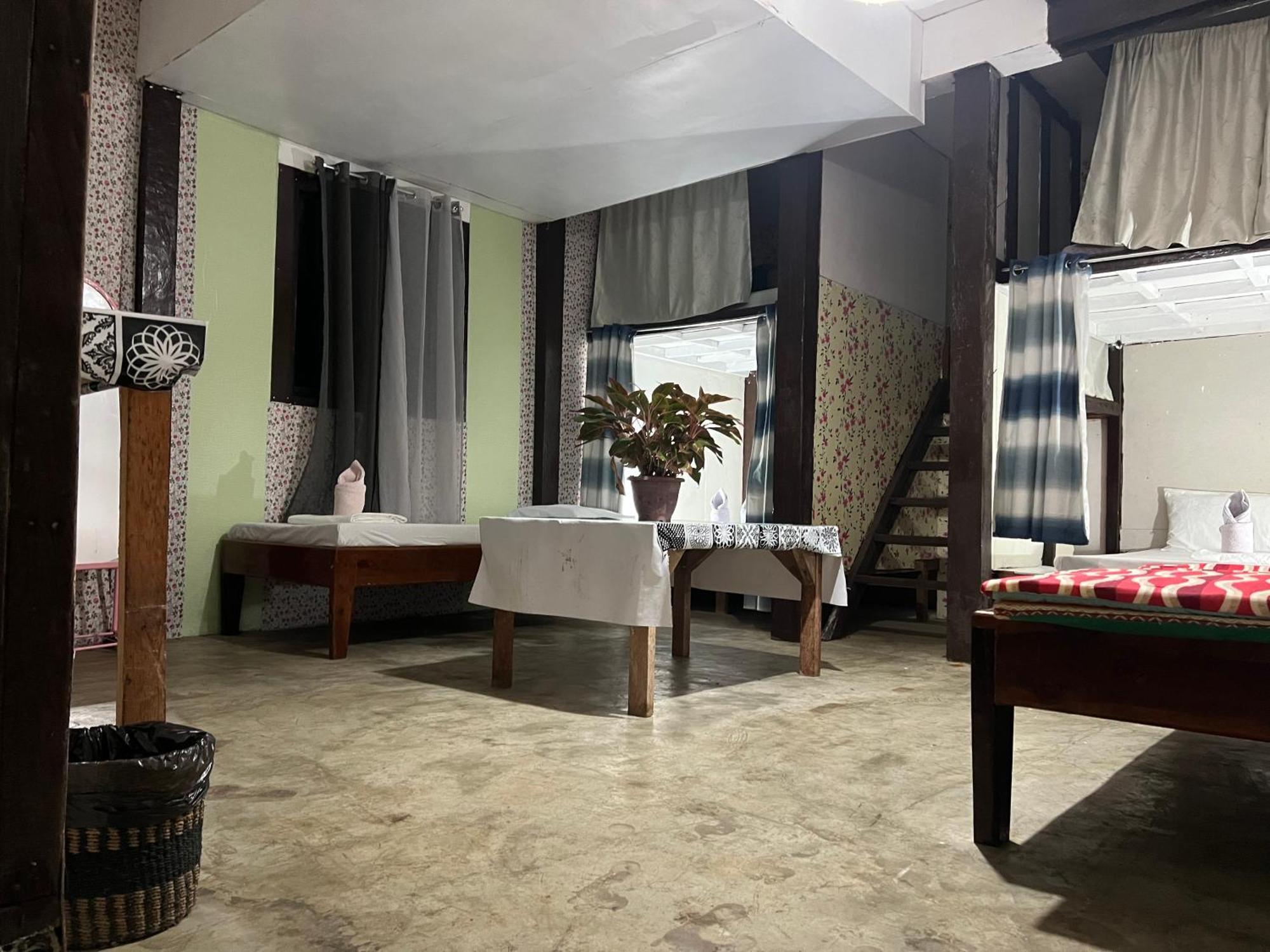 Wave Retreat Hostel General Luna  Bilik gambar
